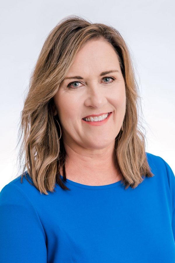 Rhonda Vetzel joins the Simpsonville office of C. Dan Joyner, REALTORS