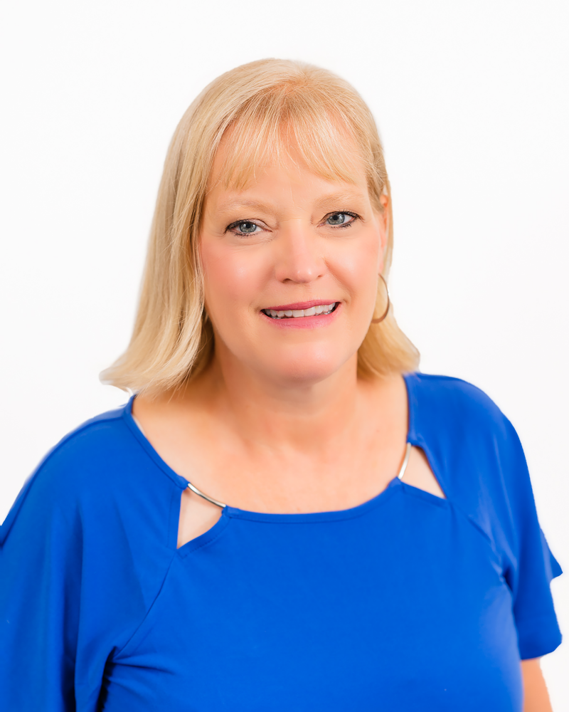 Lori Nix joins Coldwell Banker Caine as Property Management Staff