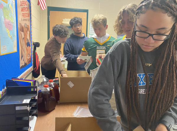 Laurens District 55 High School Students Kick Off Chick-fil-A Leader ...