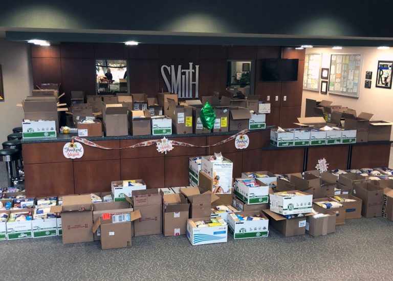 Smith Drug Company supplies Thanksgiving meals in the Upstate Who's