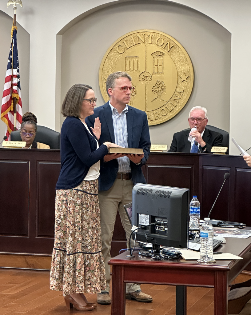 Randy Randall Sworn in as Mayor of Clinton - Who's On The Move