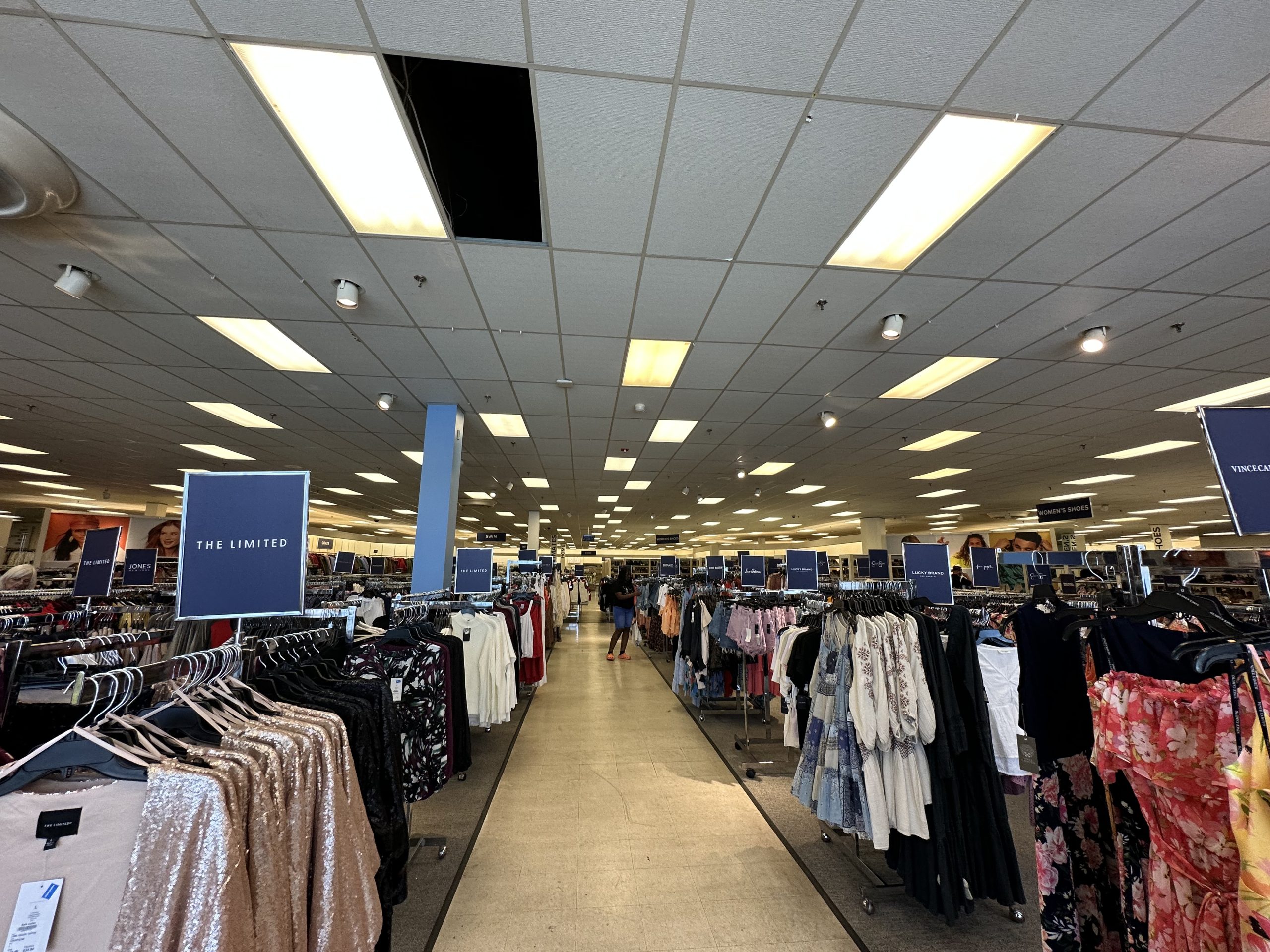 Belk Outlet Store Now Open - Who's On The Move